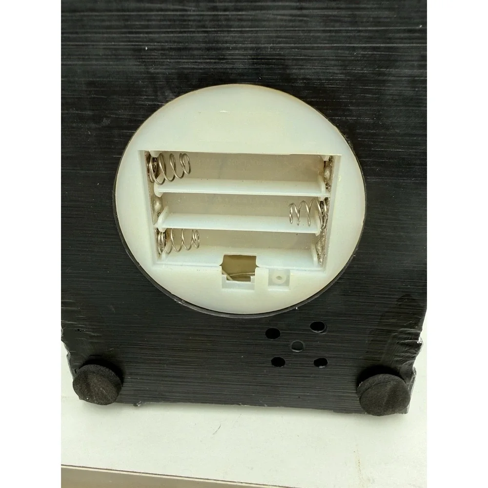 2010 Roman Camera Lens Music Box Animated Christmas Scene 7.5
